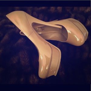 YSL tribute patent leather pumps